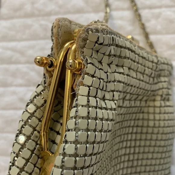 Vintage Heys Canada purse enamel metal mesh evening clutch cream gold hardware - Picture 7 of 16